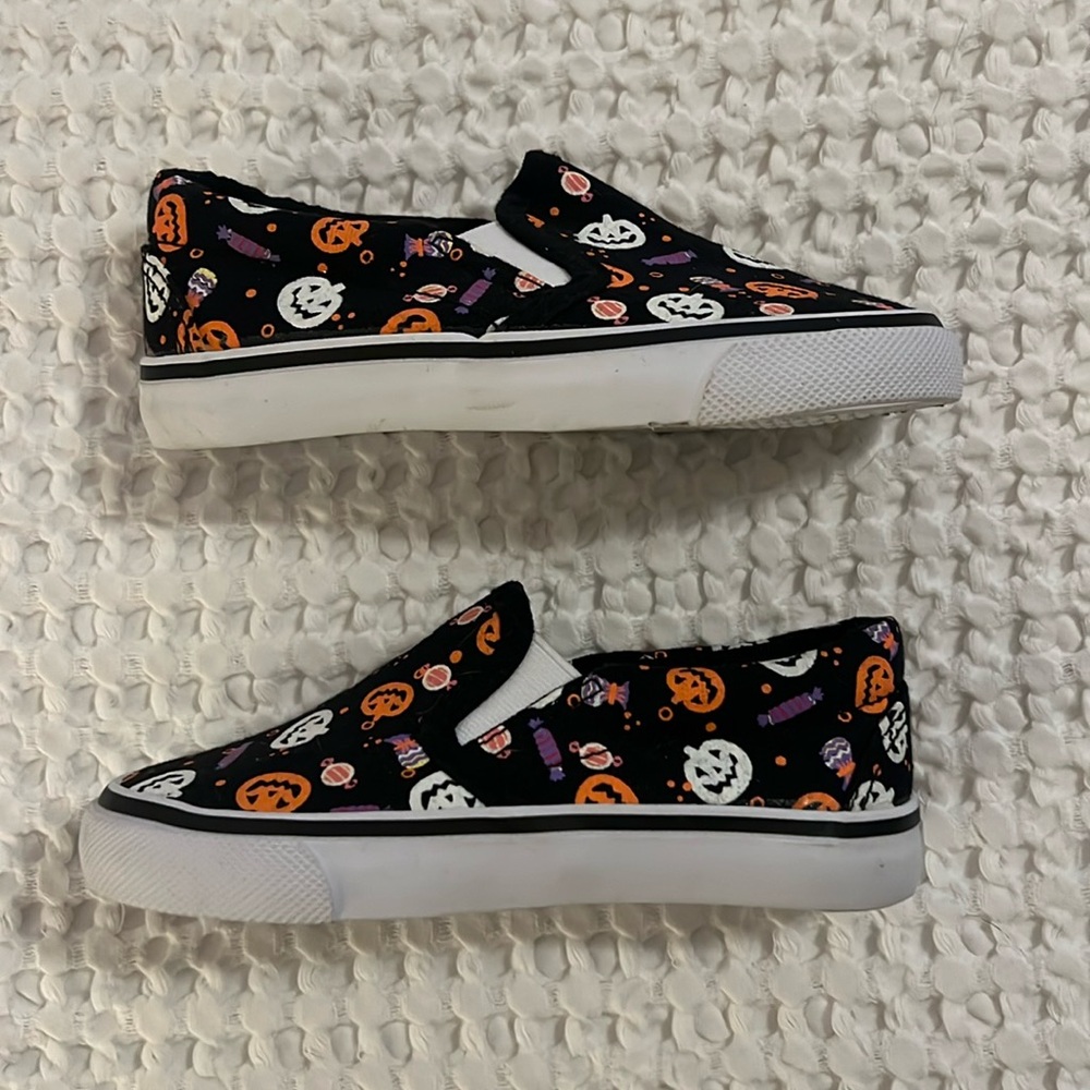 Tommy Bahama Halloween slip-on shoe